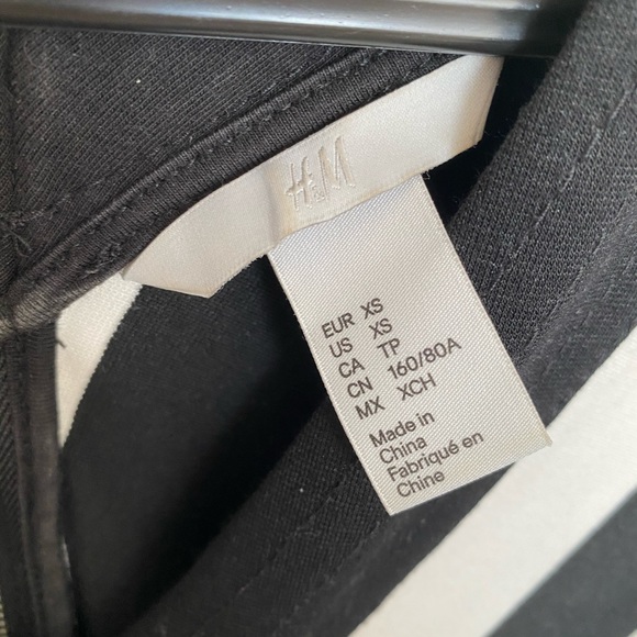 H&M black and white stripped dress - Picture 4 of 4